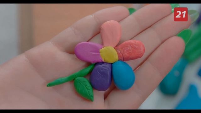 «Мой папа работает в Норникеле»: Даша и Настя Бояриновы смотреть онлайн