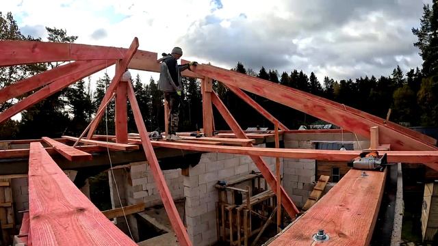 “Стропильная Магия: От Понимания Конструкций до Мастерского Монтажа” смотреть онлайн