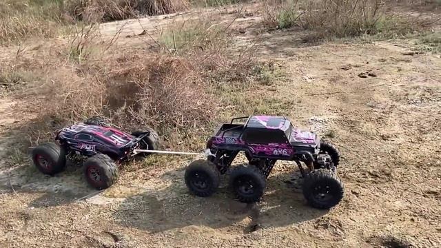 Bigfoot RC Car vs XLF X03 RC Car | RC Car 4x4 vs 6x6 | Remote Control Car смотреть онлайн