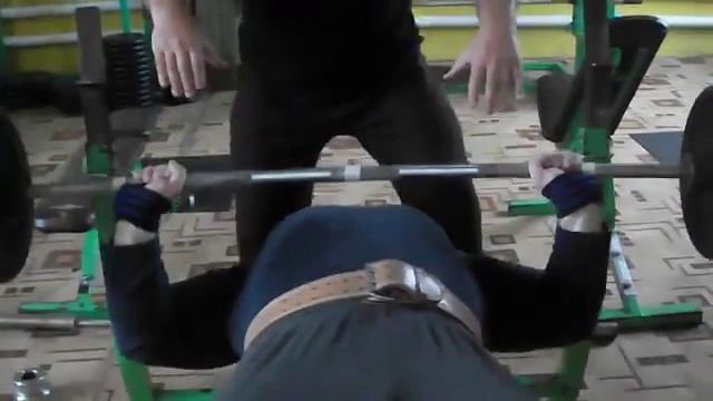 Вадим Гончарёнок ( Беларусь) , жим лёжа - raw - 221 кг на 3 раза . смотреть онлайн