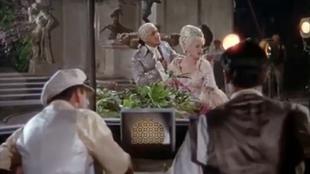 работа с микрофоном на площадке смотреть онлайн