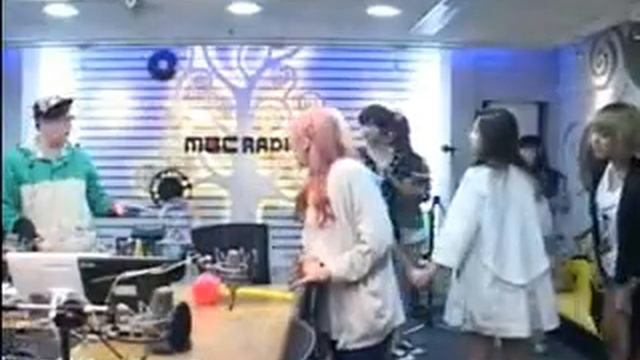 130516 Hello Venus Photo Taking n Leaving Super Junior SHINDONG SSTP смотреть онлайн