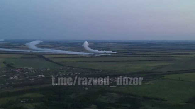 "Солнцепёк" сжигает позиции ВСУ в приграничной зоне с применением инновационных боеприпасов.
Бойцы З смотреть онлайн
