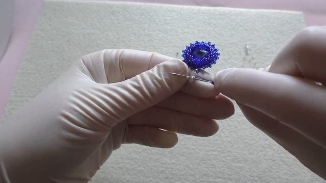 Серьги и подвеска-кулон из бисера и риволи своими руками / Как сделать цветы из бисера: мастер-клас смотреть онлайн