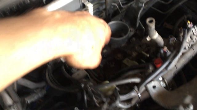 HONDA HR-V Проблемы с холостым ходом. Как добраться к дроссельной заслонке и клапану холостого хода смотреть онлайн