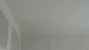 Покраска потолка и оконных проёмов (откосов) водоэмульсионной краской.