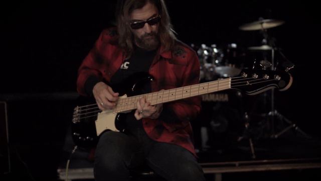 Yamaha BB / Beyond Classic: James LoMenzo – John Fogerty / NEW BB смотреть онлайн