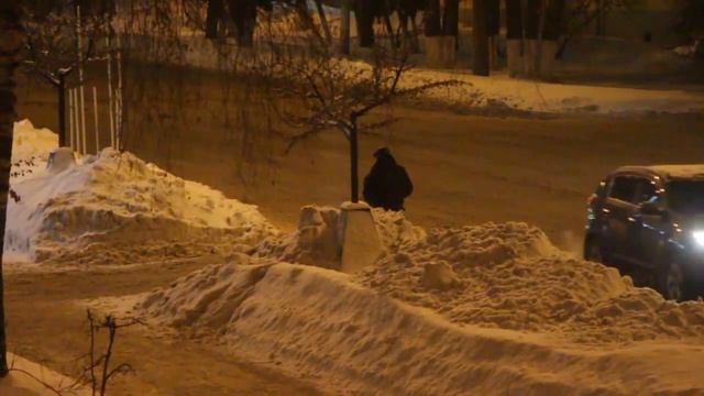 Пьяница из Чебоксар бегал по дороге и останавливал авто смотреть онлайн