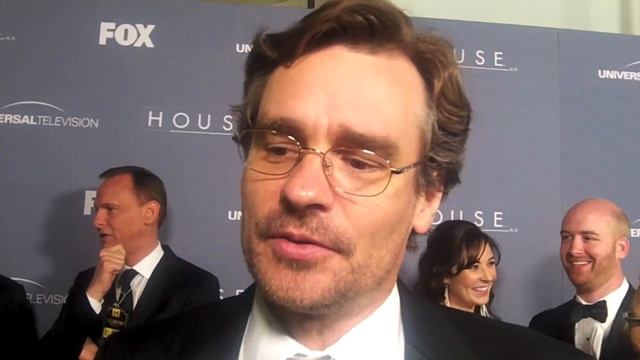 HOUSE: Robert Sean Leonard on the End of the Series, The House/Wilson Friendship and More смотреть онлайн
