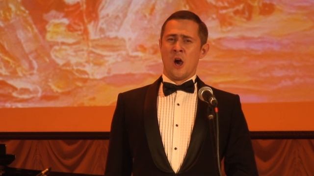 И.Штраус тост князя Орловского из оперетты "Летучая мышь" исполняет Вадим Зубков смотреть онлайн