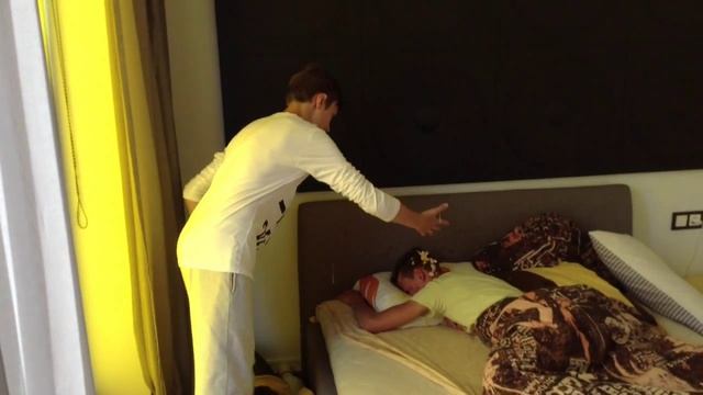 Как разбудить друга?! смотреть онлайн