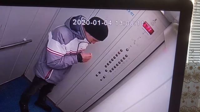 Почему бы не поплевать в лифте и стены измазать!?! смотреть онлайн