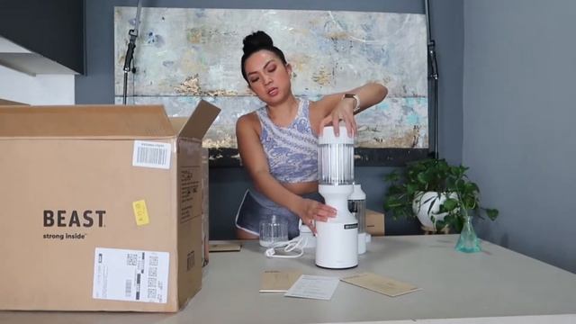 AMAZON FIND - Beast Blender | So aesthetic! I make more smoothies now! Statement piece! смотреть онлайн