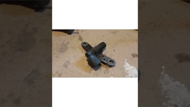 Чистка и установка датчика положения коленвала (ДПРВ), Меган 2. смотреть онлайн