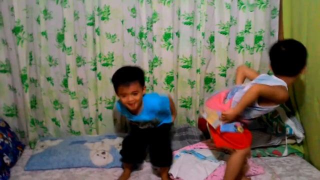 Wooble Wooble Dance By : JS Brothers ? смотреть онлайн