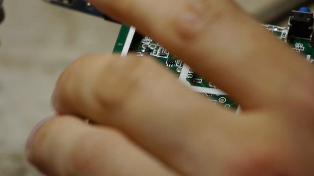 Защита SDR трансивера HackRF One от помех смотреть онлайн