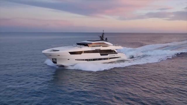 Music Clip. Italo Disco 80s. Yacht Astondoa Century. Sound Surround 5.mp4