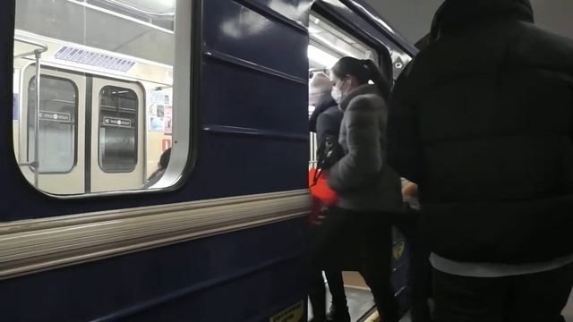 Выезд Номерного 81 717.5М/81 714.5М из оборотного тупика, отправление со станции "Институт Культуры смотреть онлайн