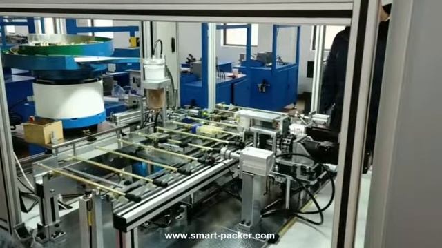 Автоматическая длинная палка стержень винтовой крышка нажимая машина для сборки смотреть онлайн