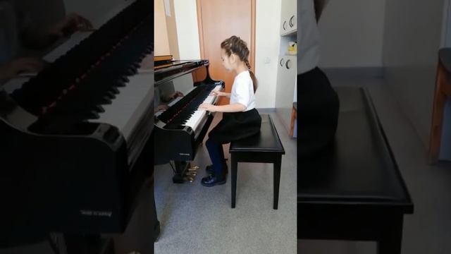 Каримова Алиша. 1 «г» класс. Класс скрипки. 1 А.Гедике «танец» 2 И.Филлип «колыбельная» смотреть онлайн