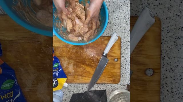 Крылышки в духовке, получаються сочные, нежные и вкусные смотреть онлайн