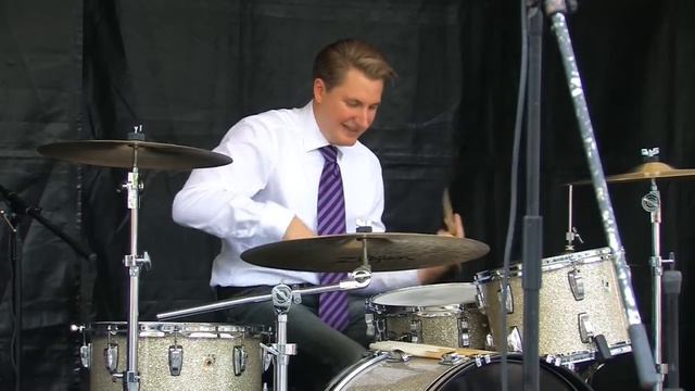 Huub Janssen Tribut Jazzband plays "China Boy" смотреть онлайн