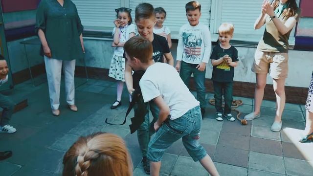 Дино вечеринка на День Рождения в Брянске. Аниматоры, фото, видеосъемка, ростовые куклы, декор, шар смотреть онлайн