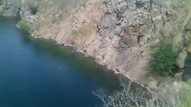 Прыжок с большой высоты в воду | карьер