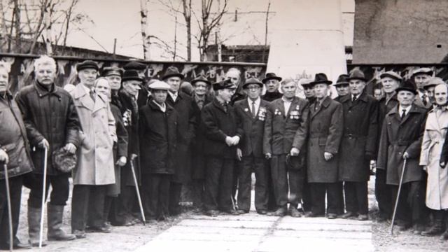 Поговорите с ними Музыка, исполнение Николай Курочкин Слова, фото, монтаж Анна Опарина смотреть онлайн