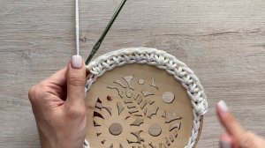 Обвязка деревянного донышка для корзины или крышки корзины #вязаниекрючком