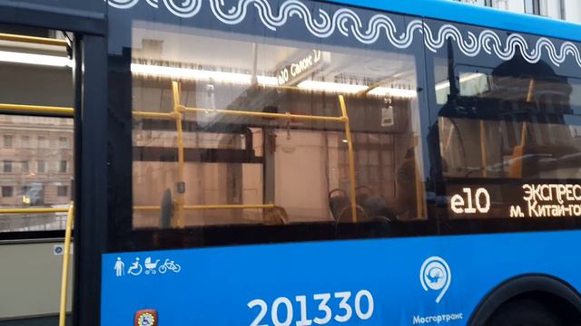Автобус ЛиАЗ-6213.65 следует по маршруту е10 "м. Тёплый Стан - м. Китай-город" смотреть онлайн