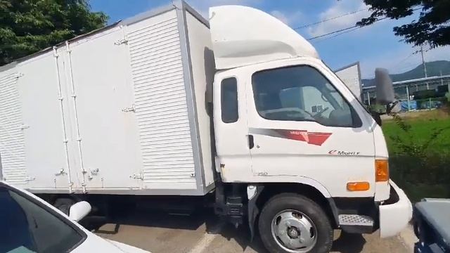 Korea Used Trucks - Hyundai eMighty 2.5 ton Box Truck (POWER GATE+MT+DIESEL+RADIO SET+AC) смотреть онлайн