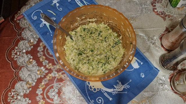 Кабачок+капуста. Смакота! Zucchini + cabbage. Delicious fritters. смотреть онлайн