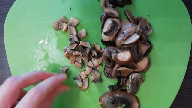 Нежный салат с курицей и шампиньонами | Готовится быстро, Гости в восторге смотреть онлайн