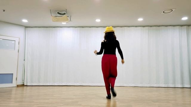 왕초급 EZ 평행선 라인댄스 // Parallel Line dance by KyungOkKim // 롤링턴대신 쉬운 헐리걸리스텝(사이드투게더사이드터치) 왕초보수업 강추!!! смотреть онлайн