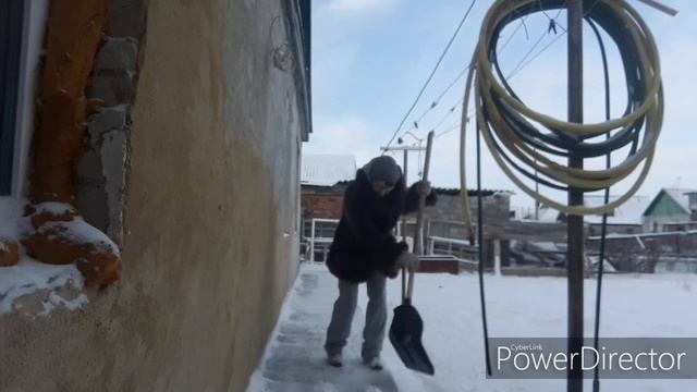 Чищу двор от снега. смотреть онлайн