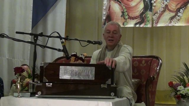 ЕМ Чайтанья Чандра Чаран пр. в Екатеринбурге, 28.12.2015, киртан, утренняя программа смотреть онлайн