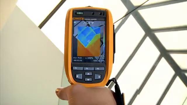Fluke IR-OptiFlex™ Fokussystem - Gebäudediagnose смотреть онлайн