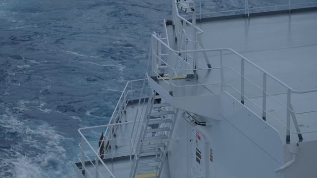 КАПИТАН не возвращается на танкер, КОМАНДА против смотреть онлайн