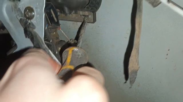 BMW E39 530D 1999 rear door handle replacement. смотреть онлайн