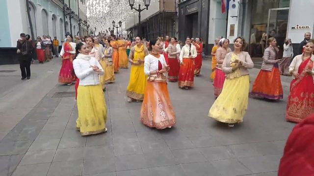 Маха харинама на день города в Москве 11.09.2022 / Maha Harinama on City Day in Moscow 09/11/2022 смотреть онлайн