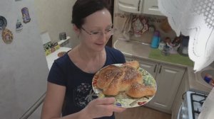 Домашнее видео. Пеку пирог с курицей, морковью и луком. 23 января 2024 года. Очень понравился!