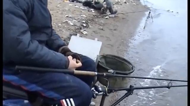 Зимний фидер. Рыбалка в Удмуртии. смотреть онлайн