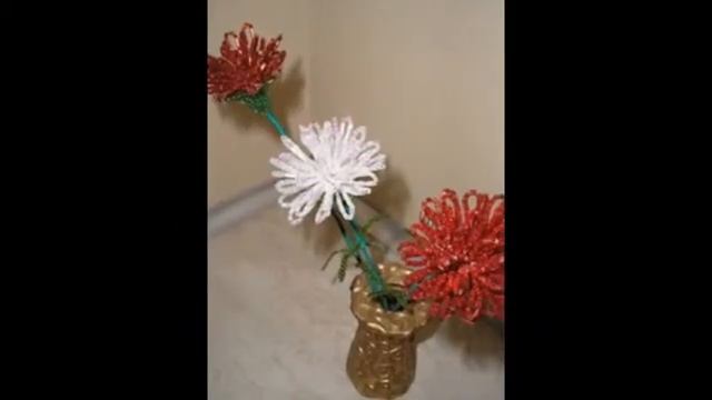 Домашняя энциклопедия-Гвоздики из бисера смотреть онлайн