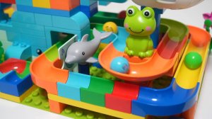 Развивающие детские игрушки. Конструктор горка морские животные.