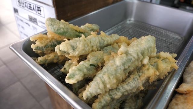 “대왕 가래떡을 통째로~” 역대급 다양한 분식! 청주 떡보라 떡볶이, 매운어묵, 튀김, 호떡 korean food tteokbokki, korean street food смотреть онлайн