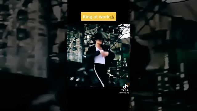 МАЙКЛ ДЖЕКСОН КОРОЛЬ ТАНЦОВ ВСЕХ ВРЕМЁН ??? смотреть онлайн