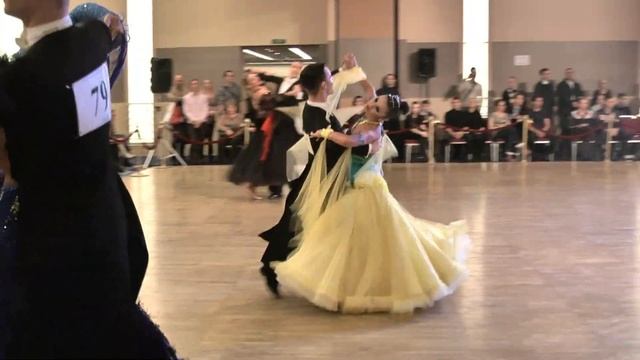 Павел Бичуров & Алина Агаркова - Фокстрот Чемп СПб 2013 смотреть онлайн