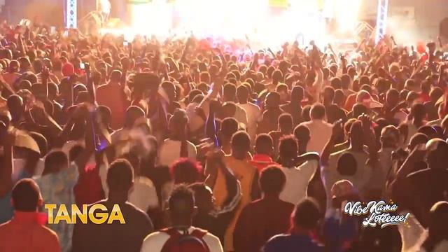 ALIKIBA AFANYA SUPRISE FIESTA TANGA "MR. BLUE" смотреть онлайн