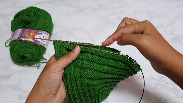 Шапка спицами ЛЕГКО/ Шапка ГНОМИК/ Шапка для кукол и новорржденных